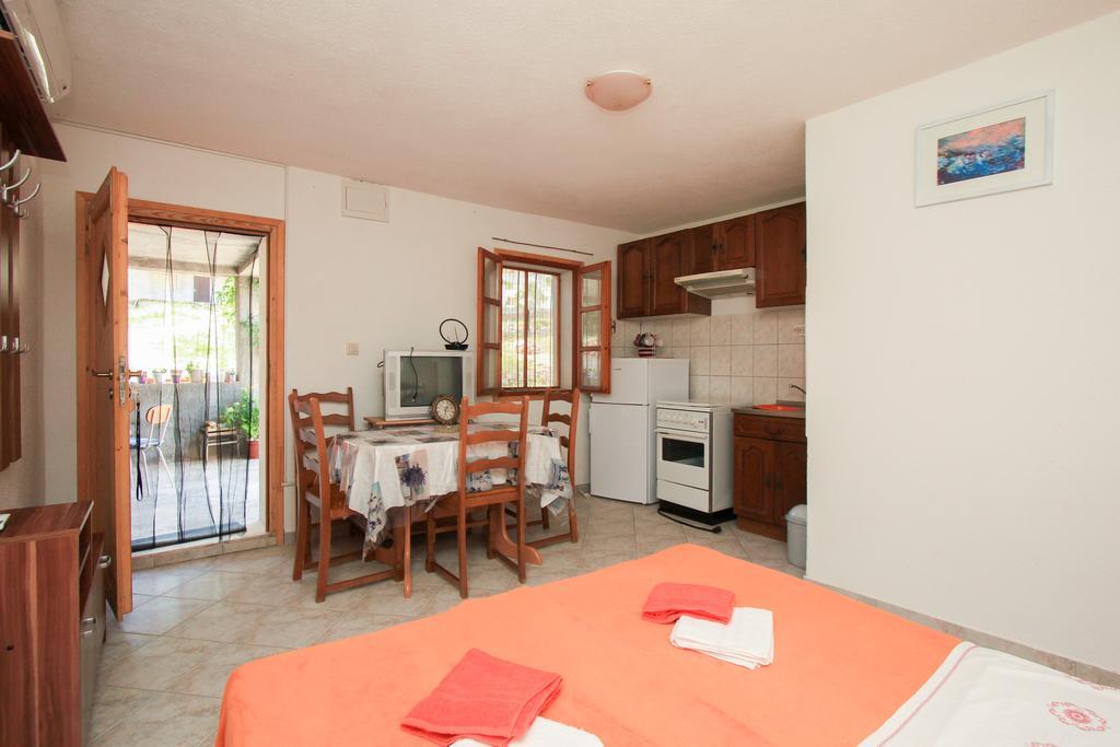Robinson Braco Apartment Bogomolje ภายนอก รูปภาพ